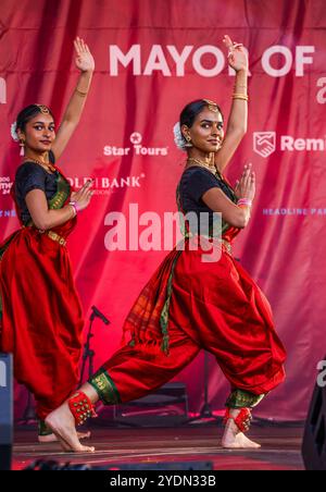 Trafalgar Square, 27 ottobre 2024 Diwali il festival delle luci è celebrato nel centro di Londra, credito: Paul Quezada-Neiman/Alamy Live News Foto Stock