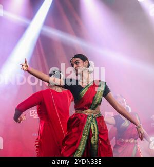 Trafalgar Square, 27 ottobre 2024 Diwali il festival delle luci è celebrato nel centro di Londra, credito: Paul Quezada-Neiman/Alamy Live News Foto Stock