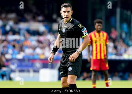 Napoli, Italia. 26 ottobre 2024. L'arbitro Paride Tremolada durante la partita di serie A tra il Napoli e l'US Lecce allo Stadio Diego Armando Maradona di Napoli il 26 ottobre 2024. Crediti: Franco Romano/Alamy Live News Foto Stock