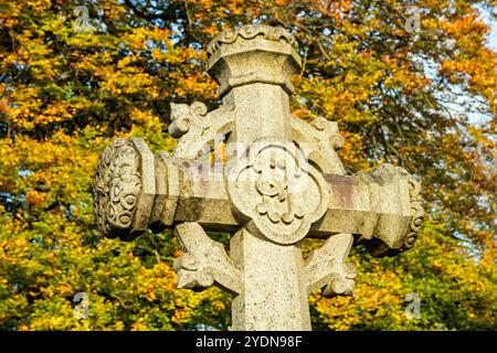 Croce del cimitero intagliata. St. Leonard's Church, Balderstone. Foto Stock