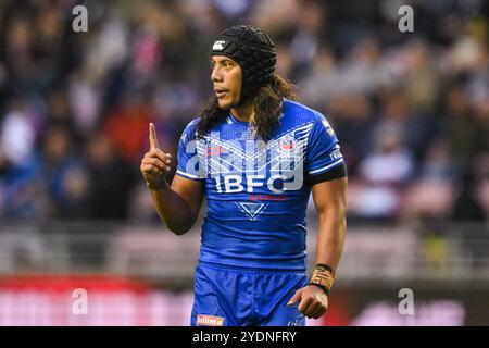 Jarome Luai di Samoa dà istruzioni alla sua squadra durante la partita delle ABK Beer Internationals Series Inghilterra vs Samoa al Brick Community Stadium, Wigan, Regno Unito, 27 ottobre 2024 (foto di Craig Thomas/News Images) Foto Stock