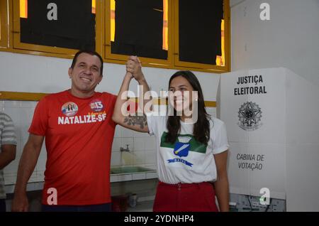 27 ottobre 2024, Natal, Rio grande do Norte, Brasile: Natal (rn), 10/27/2024 Ã¢â‚¬' Election/natal/rn Ã¢â‚¬' candidata natalia bonavides (pt), vota alla scuola statale winston churchil, questa domenica, 27 ottobre 2024. (Foto: JosÃƒ © Aldenir/Thenews2/Zumapress) (immagine di credito: © Jose Aldenir/TheNEWS2 via ZUMA Press Wire) SOLO PER USO EDITORIALE! Non per USO commerciale! Foto Stock