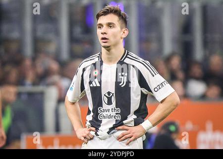 Milano, Italia, Italia. 27 ottobre 2024. Francisco CONCEICAO della Juventus durante la partita di serie A tra FC Internazionale e Juventus FC allo Stadio San Siro il 27 ottobre 2024 a Milano. (Credit Image: © Matthieu Mirville/ZUMA Press Wire) SOLO PER USO EDITORIALE! Non per USO commerciale! Foto Stock