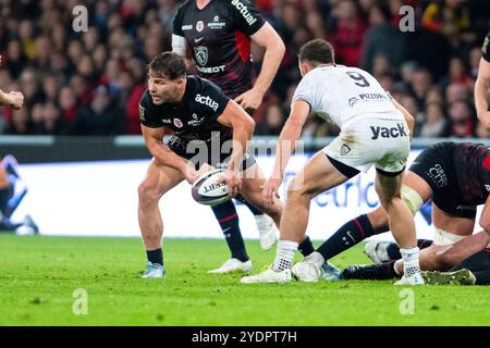 Tolosa, Francia. 27 ottobre 2024. Antoine Dupont di Tolosa durante il campionato francese Top 14 rugby match tra Stade Toulousain e RC Toulon il 27 ottobre 2024 allo Stadium de Toulouse di Tolosa, Francia - foto Nathan Barange/DPPI Credit: DPPI Media/Alamy Live News Foto Stock