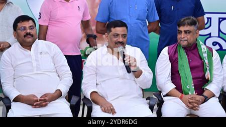 Patna, India. 27 ottobre 2024. PATNA, INDIA - OTTOBRE 27: il presidente della JDU Sanjay JHA si rivolge a una conferenza stampa durante il Samaroh di Milano presso l'ufficio della JDU il 27 ottobre 2024 a Patna, India. (Foto di Santosh Kumar/Hindustan Times/Sipa USA ) credito: SIPA USA/Alamy Live News Foto Stock