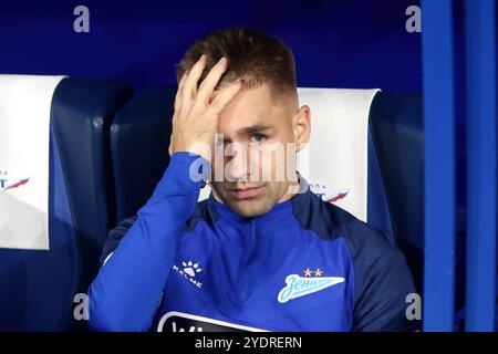 San Pietroburgo, Russia. 27 ottobre 2024. Yuri Gorshkov (4) di Zenit visto durante la partita di calcio della Premier League russa tra Zenit San Pietroburgo e Lokomotiv Mosca alla Gazprom Arena. Punteggio finale: Zenit 1:1 Lokomotiv. Credito: SOPA Images Limited/Alamy Live News Foto Stock