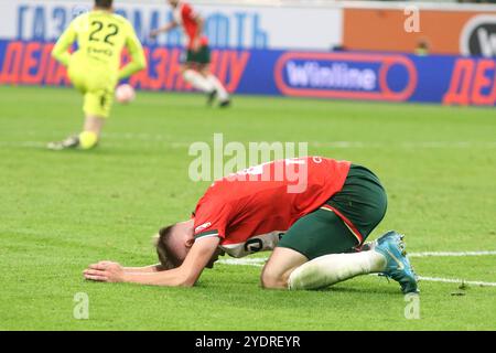 San Pietroburgo, Russia. 27 ottobre 2024. Aleksey Batrakov (83) di Lokomotiv reagisce durante la partita di calcio della Premier League russa tra Zenit San Pietroburgo e Lokomotiv Mosca alla Gazprom Arena. Punteggio finale: Zenit 1:1 Lokomotiv. Credito: SOPA Images Limited/Alamy Live News Foto Stock