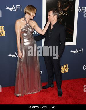 Hollywood, Stati Uniti. 27 ottobre 2024. Leslie Bibb, Sam Rockwell arriva all'AFI Fest World Premiere del GIURATO #2 che si tiene al TCL Chinese Theater di Hollywood, CALIFORNIA, domenica 27 ottobre 2024. (Foto di Juan Pablo Rico/Sipa USA) credito: SIPA USA/Alamy Live News Foto Stock