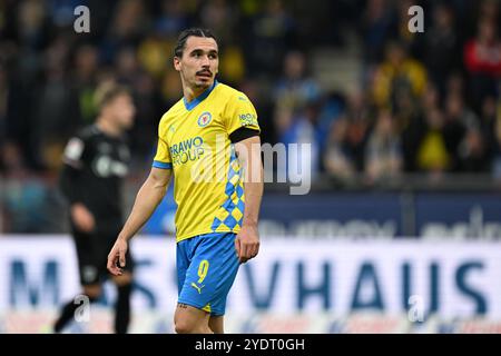 Brunswick, Germania. 27 ottobre 2024. Calcio: Bundesliga 2, Eintracht Braunschweig - Preußen Münster, Matchday 10, Eintracht Stadium. Rayan Philippe di Braunschweig è in campo. Crediti: Swen Pförtner/dpa/Alamy Live News Foto Stock