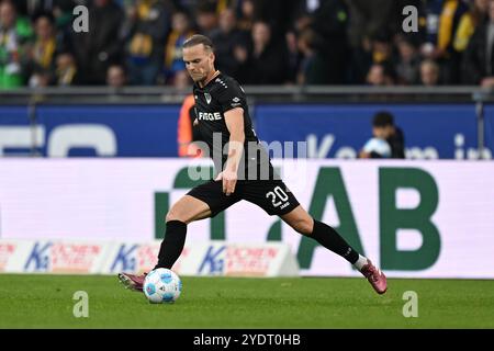 Brunswick, Germania. 27 ottobre 2024. Calcio: Bundesliga 2, Eintracht Braunschweig - Preußen Münster, Matchday 10, Eintracht Stadium. Jorrit Hendrix di Münster gioca la palla. Crediti: Swen Pförtner/dpa/Alamy Live News Foto Stock