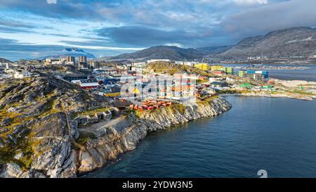 Aerea di Nuuk, capitale della Groenlandia, Danimarca, regioni polari Foto Stock