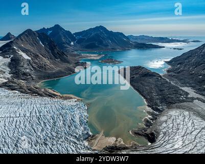 Antenna del fiordo di Kulusuk, Groenlandia, Danimarca, regioni polari Foto Stock