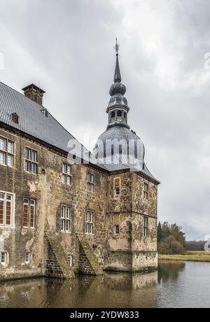 Il castello di Lembeck è uno dei castelli d'acqua più belli della Renania settentrionale-Vestfalia, Germania, Europa Foto Stock