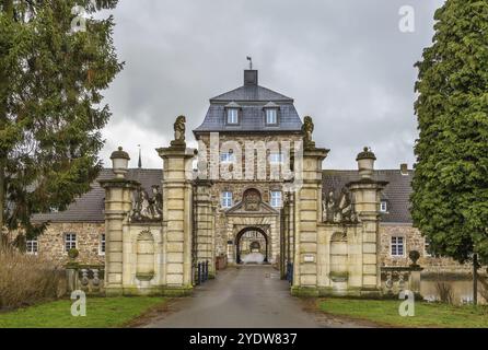 Il castello di Lembeck è uno dei castelli d'acqua più belli della Renania settentrionale-Vestfalia, in Germania. Porta e porta Foto Stock