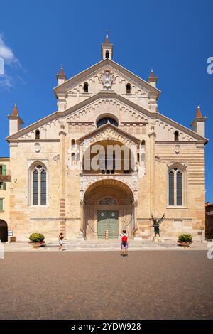 La Cattedrale di Verona (Cattedrale di Santa Maria Assunta), Verona, Patrimonio dell'Umanità dell'UNESCO, Veneto, Italia, Europa Foto Stock