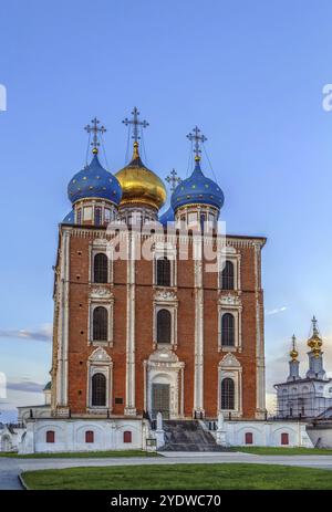 La cattedrale di assunzione del Cremlino di Ryazan è stata costruita in 1693-1699 anni dall'architetto Yakov Bukhvostau, Ryazan, Russia, Europa Foto Stock