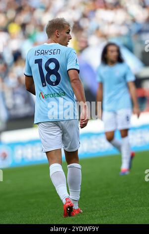 Roma, Italia. 27 ottobre 2024. Gustav Isaksen della Lazio guarda durante la partita di campionato italiano di serie A tra SS Lazio e Genoa CFC Foto Stock