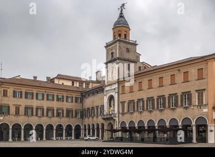 Il Municipio di Modena è stato costituito nel XVII e XVIII secolo da diversi edifici preesistenti costruiti a partire dal 1046 come uffici comunali Foto Stock