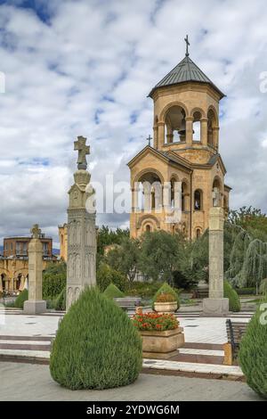 Campanile sul territorio della Cattedrale della Santissima Trinità di Tbilisi, Georgia, Asia Foto Stock