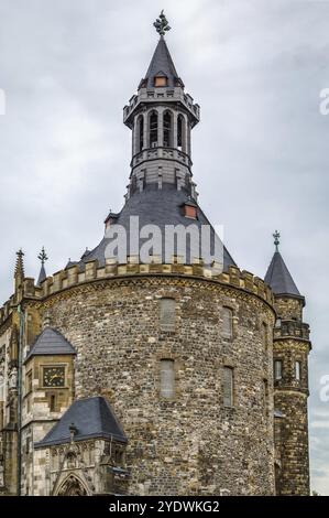 Torre del Municipio gotico di Aquisgrana, Germania, Europa Foto Stock