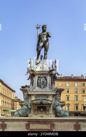 La Fontana del Nettuno è una fontana monumentale situata nell'omonima piazza, Piazza del Nettuno, accanto a Piazza maggiore, a Bologna, Italia, Euro Foto Stock