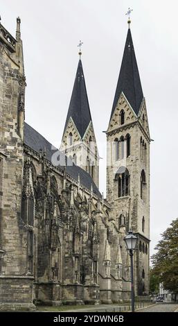 L'elegante cattedrale gotica di San Sefano, seguendo i modelli francesi, fu costruita negli anni '1230, Halberstadt, Germania, Europa Foto Stock