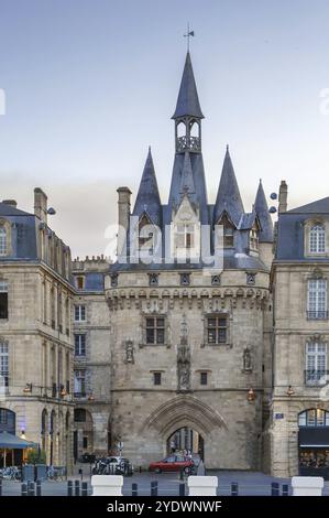 Porte Cailhau è una porta medievale nel cuore di Bordeaux, Francia, Europa Foto Stock