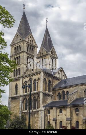 Munsterkerk (Munster) è un'antica chiesa di nostra Signora del XIII secolo a Roermond. Il Munsterkerk è il più importante esempio di architettura tardo romanica Foto Stock