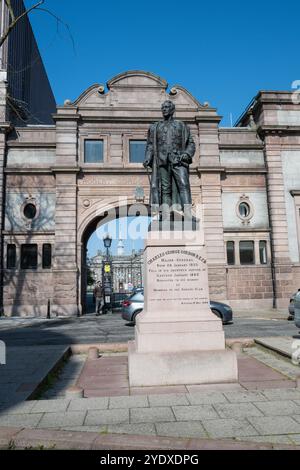 Statua di Charles George Gordon fuori dal Robert Gordon's College, Schoolhill, Aberdeen, Scozia, Regno Unito Foto Stock