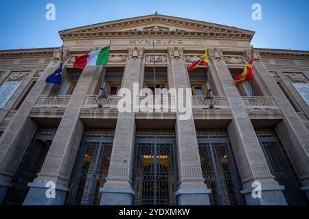 Messina, Italia - 22 maggio 2024: Sede storica comunale di Messina. Foto Stock