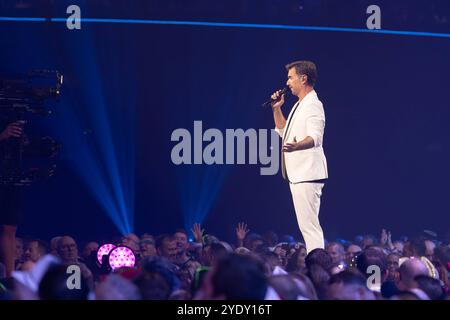 Dortmund Schlagersaenger und Moderator Florian Silbereisen beim Auftritt in der ARD Fernsehsendung SCHLAGERBOOOM 2024 ALLES FUNKELT ALLES GLITZERT Live am 19.10.2024 aus Dortmund Schlagersaenger und Moderator Florian Silbereisen beim Auftritt in der ARD Fernsehsendung 2024 19.10.2024 2024 2024 Foto Stock