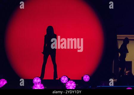 Dortmund Schlagersaengerin Melissa Naschenweng aus Oestereich beim Auftritt in der ARD Fernsehsendung SCHLAGERBOOOM 2024 ALLES FUNKELT ALLES GLITZERT Live am 19.10.2024 aus Dortmund Schlagersaengerin Melissa Naschenweng aus Oestereich Beim Auftritt in der 2024 ARD 19.10.2024 2024 2024 Foto Stock