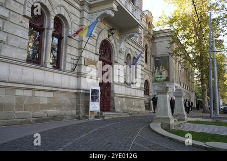 Chisinau, Moldavia. 24 ottobre 2024. Vista esterna del Museo Nazionale d'Arte nel centro della città Foto Stock