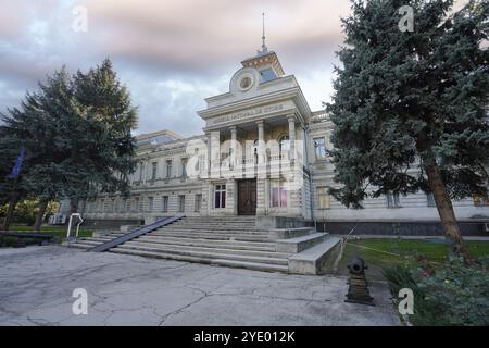 Chisinau, Moldavia. 24 ottobre 2024. Vista esterna del Museo Nazionale di storia della Moldavia nel centro della città Foto Stock