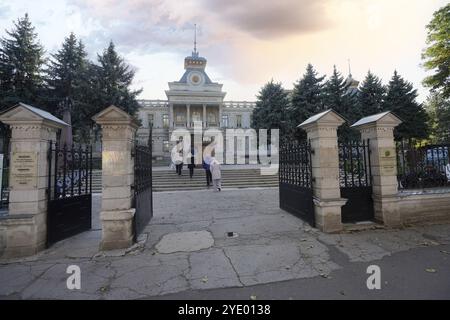 Chisinau, Moldavia. 24 ottobre 2024. Vista esterna del Museo Nazionale di storia della Moldavia nel centro della città Foto Stock