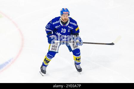 Kloten, Svizzera, 11 ottobre 2024: N. 19 Steve Kellenberger, difensore EHC Kloten. (Foto di Andreas Haas/dieBildmanufaktur) Foto Stock