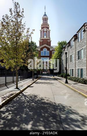 Knoxville, Tennessee, USA-21 settembre 2024: Howard H. Baker Federal Courthouse, Cumberland Avenue all'ingresso di Market Street. Foto Stock