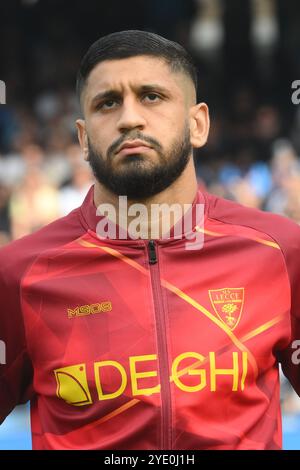 Napoli, Italia. 26 ottobre 2024. Hamza Rafia degli Stati Uniti Lecce llok durante la partita di serie A Enelive tra SSC Napoli e US Lecce allo stadio Diego Armando Maradona il 26 ottobre 2024 a Napoli (foto di Agostino Gemito/Pacific Press/Sipa USA) Credit: SIPA USA/Alamy Live News Foto Stock