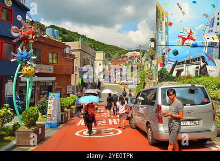 Street nel villaggio culturale di Gamcheon (coreano: 감천문화마을) è una città all'interno di Gamcheon-dong, distretto di Saha, Busan, Corea del Sud. Foto Stock