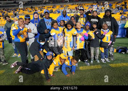 Pittsburgh, Pennsylvania, Stati Uniti. 24 ottobre 2024. 24 ottobre 2024: Tifosi durante la University of Pittsburgh Panthers vs. Syracuse University Orange all'Acrisure Stadium di Pittsburgh, Pennsylvania. Brook Ward/Apparent Media Group (Credit Image: © AMG/AMG via ZUMA Press Wire) SOLO PER USO EDITORIALE! Non per USO commerciale! Foto Stock