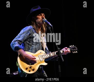 29 ottobre 2024, Virginia Beach, Virginia, USA: DUANE BETTS Rocks the Sandler Center a Virginia Beach, Virginia, il 28 ottobre 2024. Foto Â© Jeff Moore (immagine di credito: © Jeff Moore/ZUMA Press Wire) SOLO PER USO EDITORIALE! Non per USO commerciale! Foto Stock