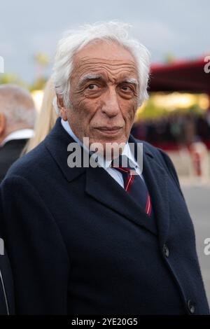 Rabat, Marocco. 28 ottobre 2024. L'attore francese Gerard Darmon. Arrivo degli ospiti prima dell'incontro tra il re del Marocco e il presidente della Francia nel Palazzo reale nella capitale Rabat. Visita di stato di tre giorni volta a rimediare le relazioni con il paese nordafricano dopo anni di tensioni. Rabat, Marocco, 28 ottobre 2024. Foto di Jeanne Accorsini/Pool/ABACAPRESS. COM credito: Abaca Press/Alamy Live News Foto Stock