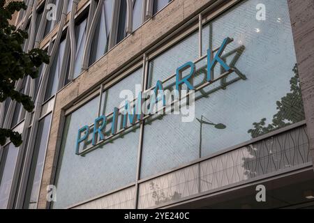 Primark, logo del negozio esterno. Foto Stock