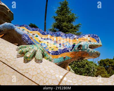 Salamandra a mosaico, Parco Guell, Barcellona, Catalogna, Spagna Foto Stock