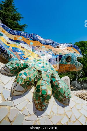 Salamandra a mosaico, Parco Guell, Barcellona, Catalogna, Spagna Foto Stock