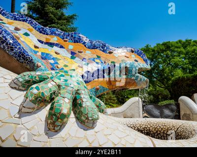 Salamandra a mosaico, Parco Guell, Barcellona, Catalogna, Spagna Foto Stock