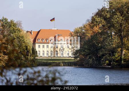 Borsig Villa Reiherwerder sul lago Tegler, costruita dalla famiglia Borsig di imprenditori. Oggi, il sito è sede della Foreign Service Academy della F Foto Stock