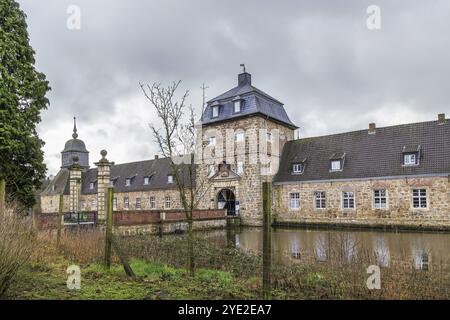 Il castello di Lembeck è uno dei castelli d'acqua più belli della Renania settentrionale-Vestfalia, in Germania. Cancello Foto Stock