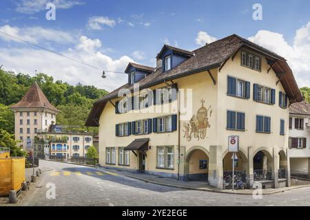 Strada con case storiche nel centro di Berna, Svizzera, Europa Foto Stock