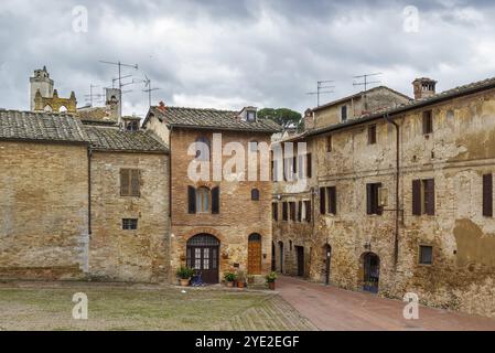 Via nel centro storico di San Gimignano, Italia, Europa Foto Stock